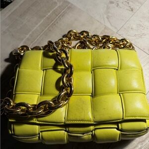 BOTTEGA VENETA 
The Chain Cassette shoulder bag